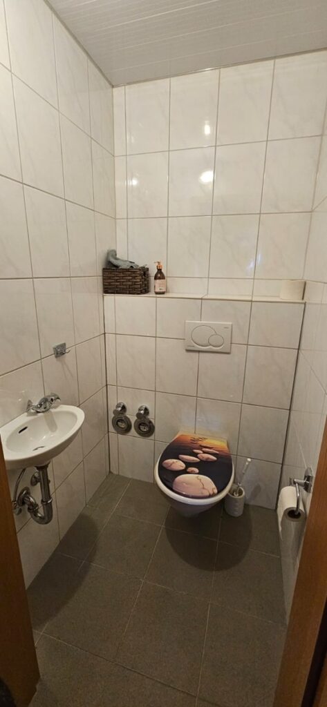 WG 3 Gäste WC