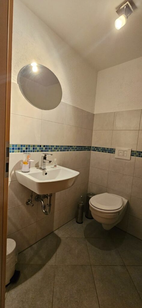 WG 2 Gäste WC