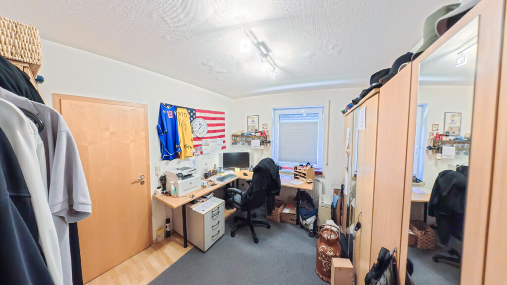 Büro EG