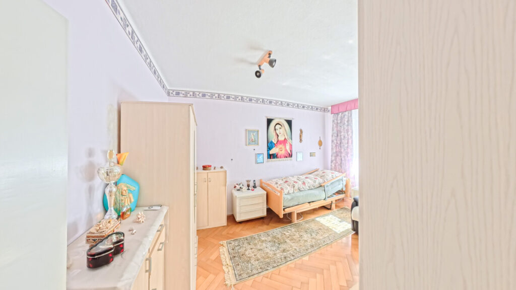 Schlafzimmer EG 1